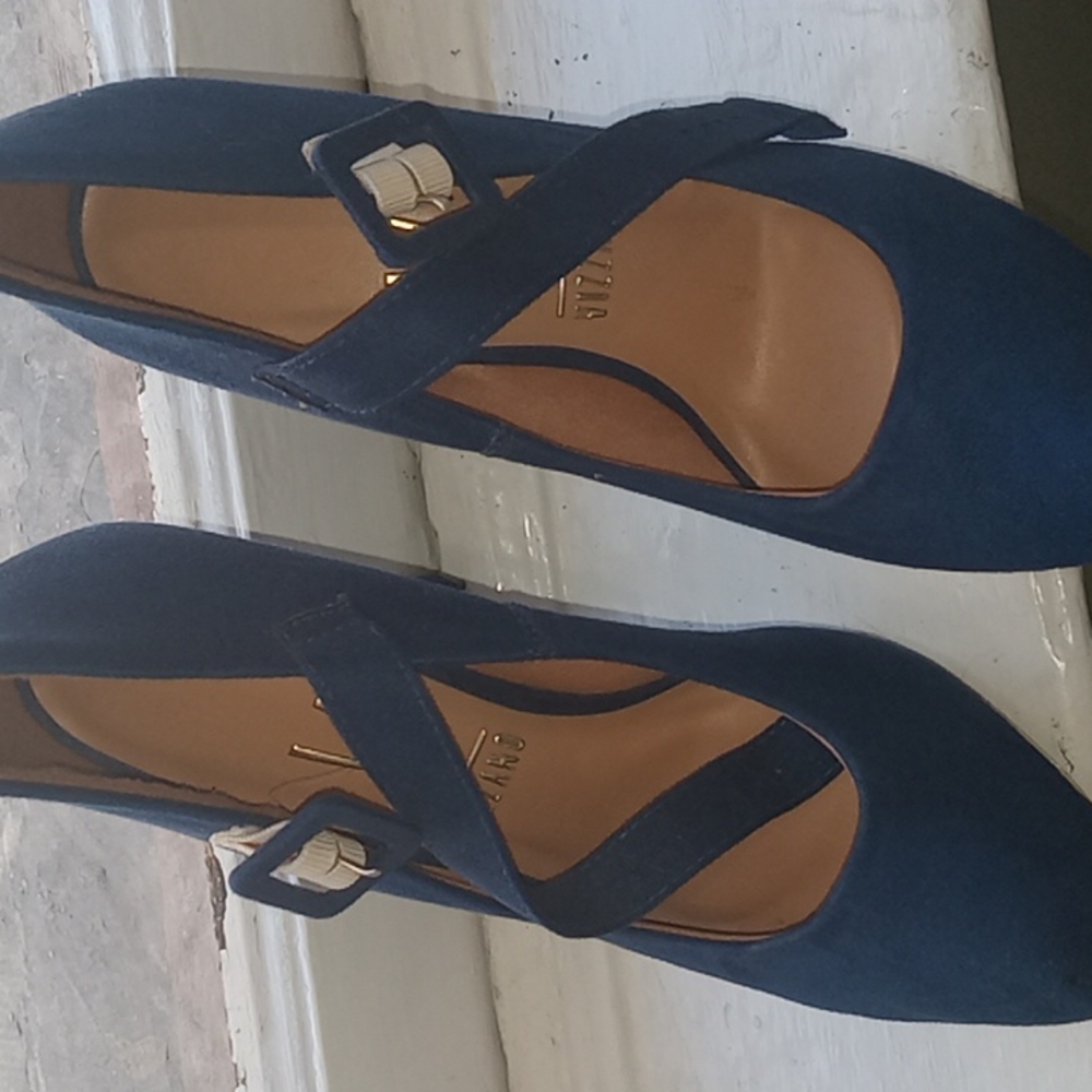 Navy high heel shoes